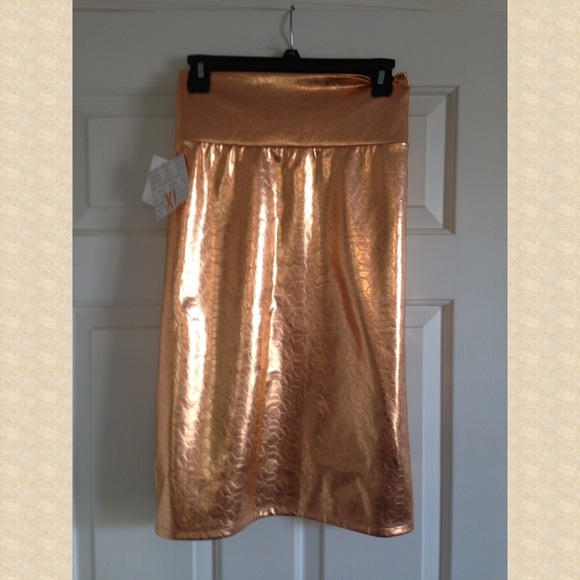 LuLaRoe Dresses & Skirts - HOT DATE NWT Lularoe Rose gold Cassie